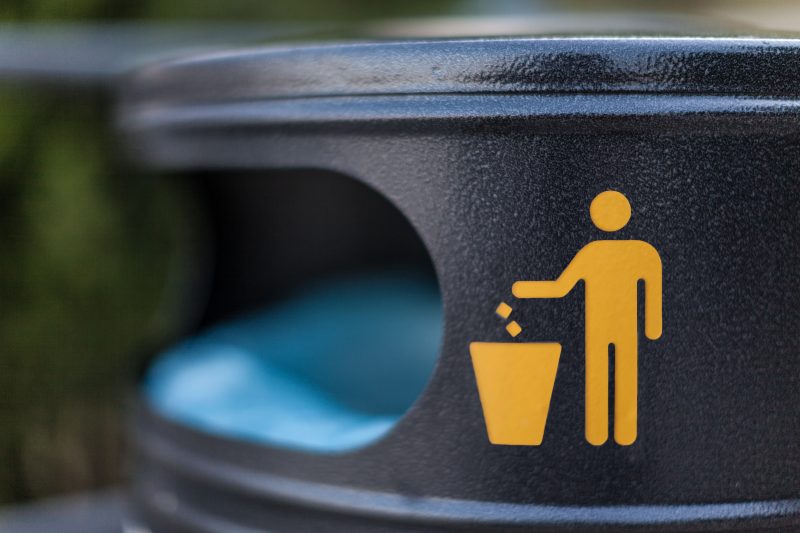 Trash Rispetta la natura